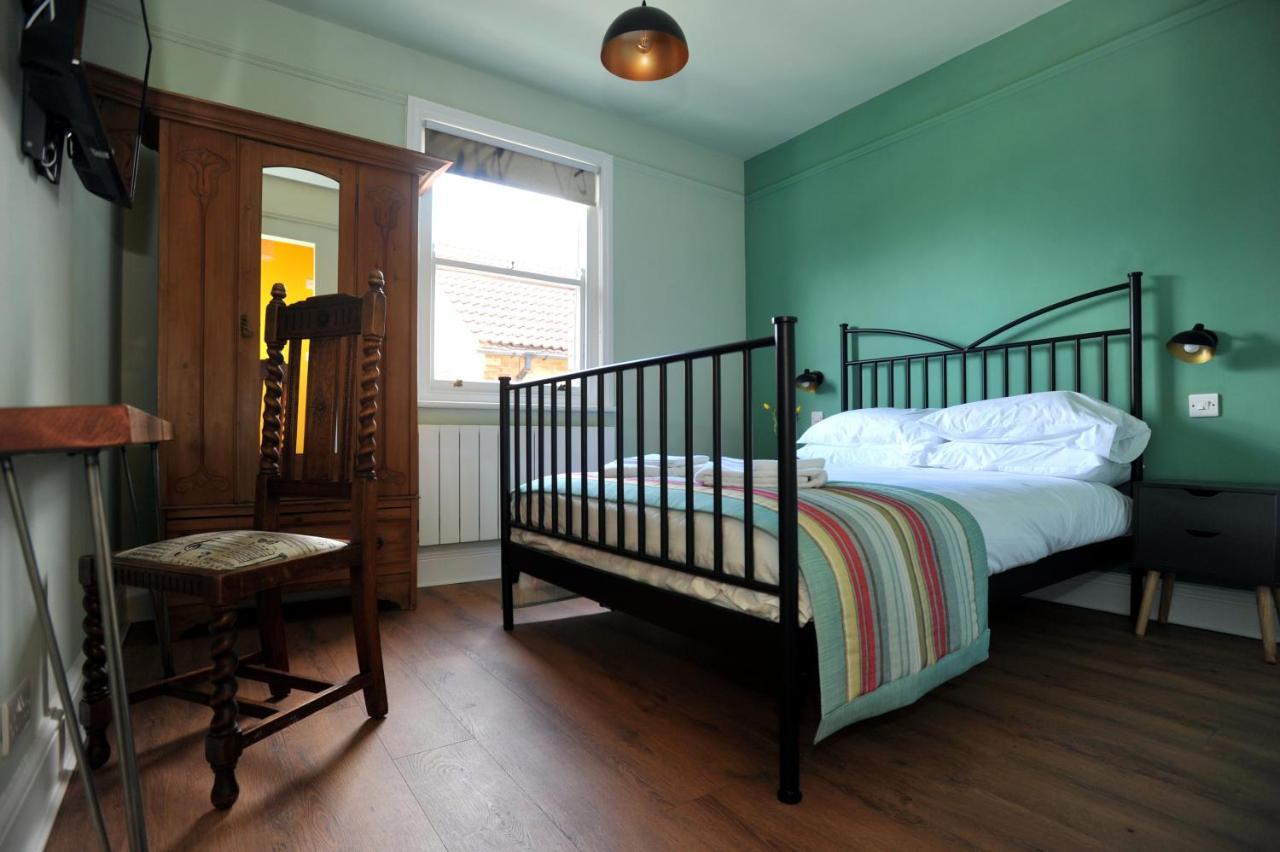 Beechurst Serviced Apartments Челтнъм Екстериор снимка